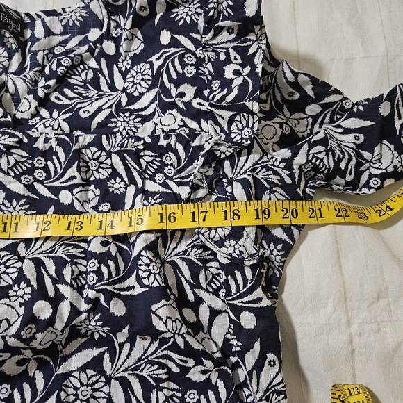 Lyza Byrd Navy Floral Ruffle Top Size Large 100% Cotton - Picture 6 of 7